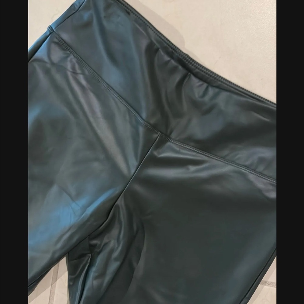 NWT a new day large green vinyl leggings 971 - Picture 2 of 5